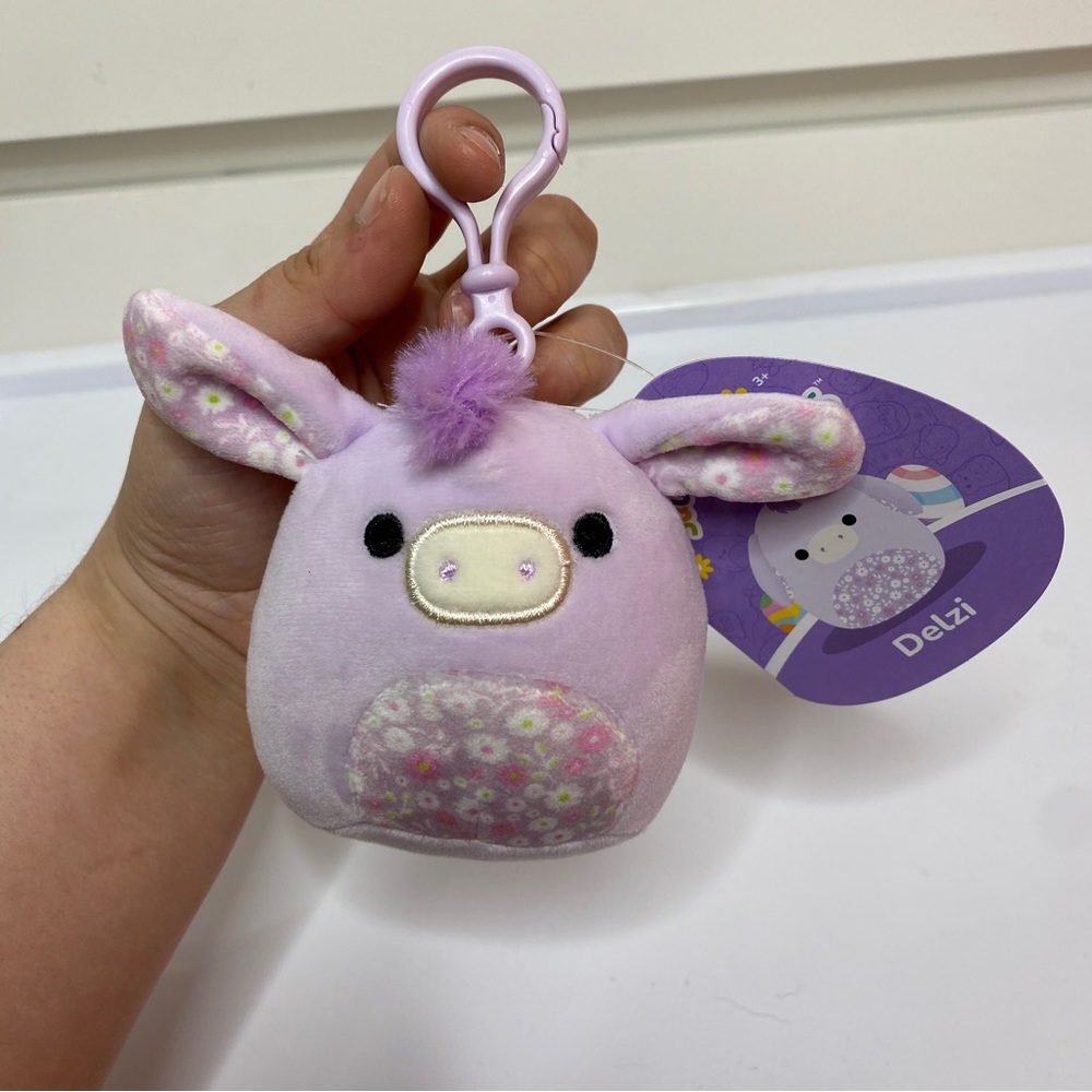 Squishmallow Delzi the Donkey Clip